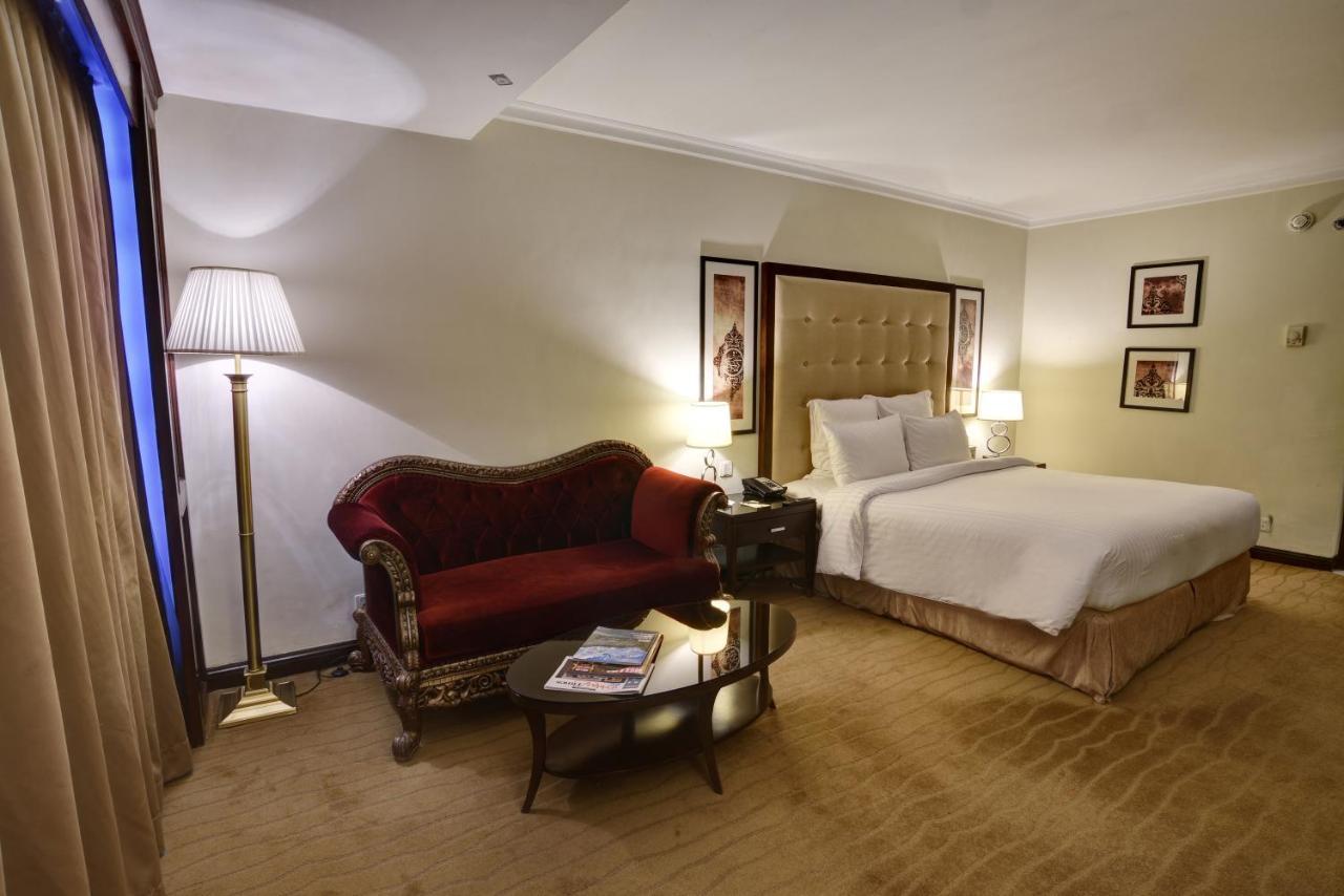 Pearl Continental Hotel, Карачи Экстерьер фото