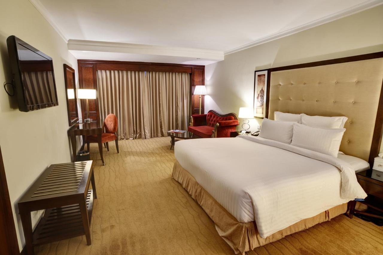 Pearl Continental Hotel, Карачи Экстерьер фото Deluxe Room