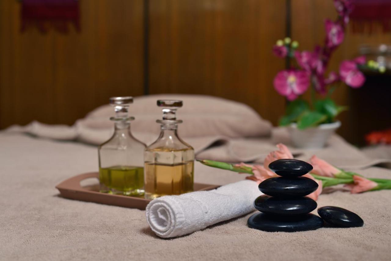 Pearl Continental Hotel, Карачи Экстерьер фото Spa