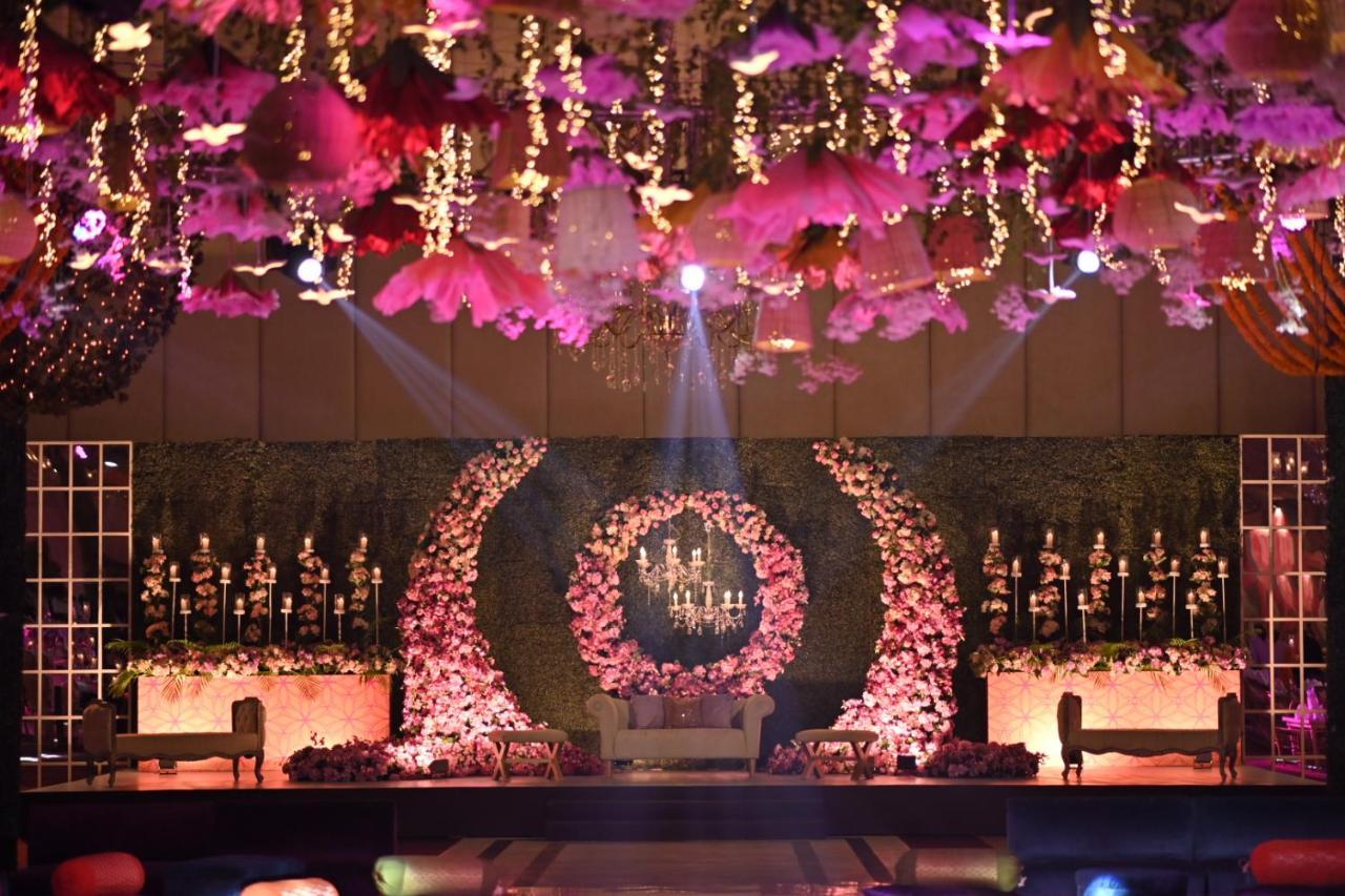 Pearl Continental Hotel, Карачи Экстерьер фото A wedding reception at the Taj Mahal Palace, Mumbai, India