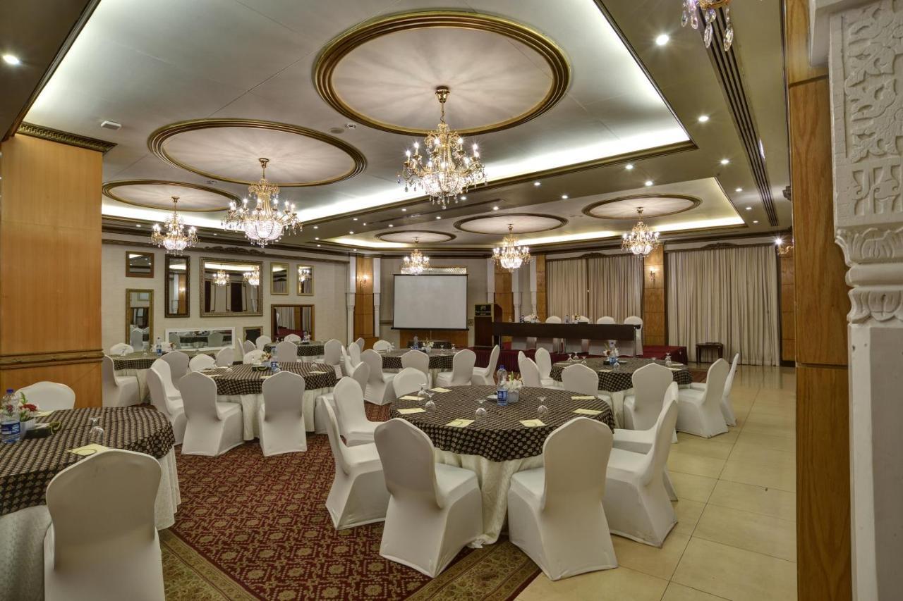 Pearl Continental Hotel, Карачи Экстерьер фото The ballroom