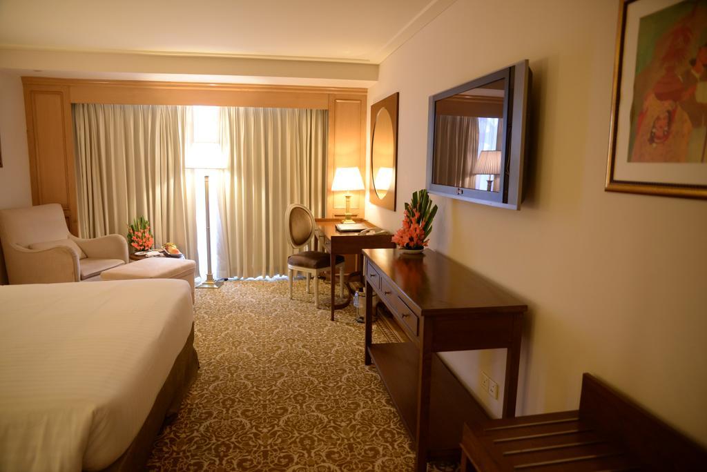 Pearl Continental Hotel, Карачи Экстерьер фото A room at the hotel