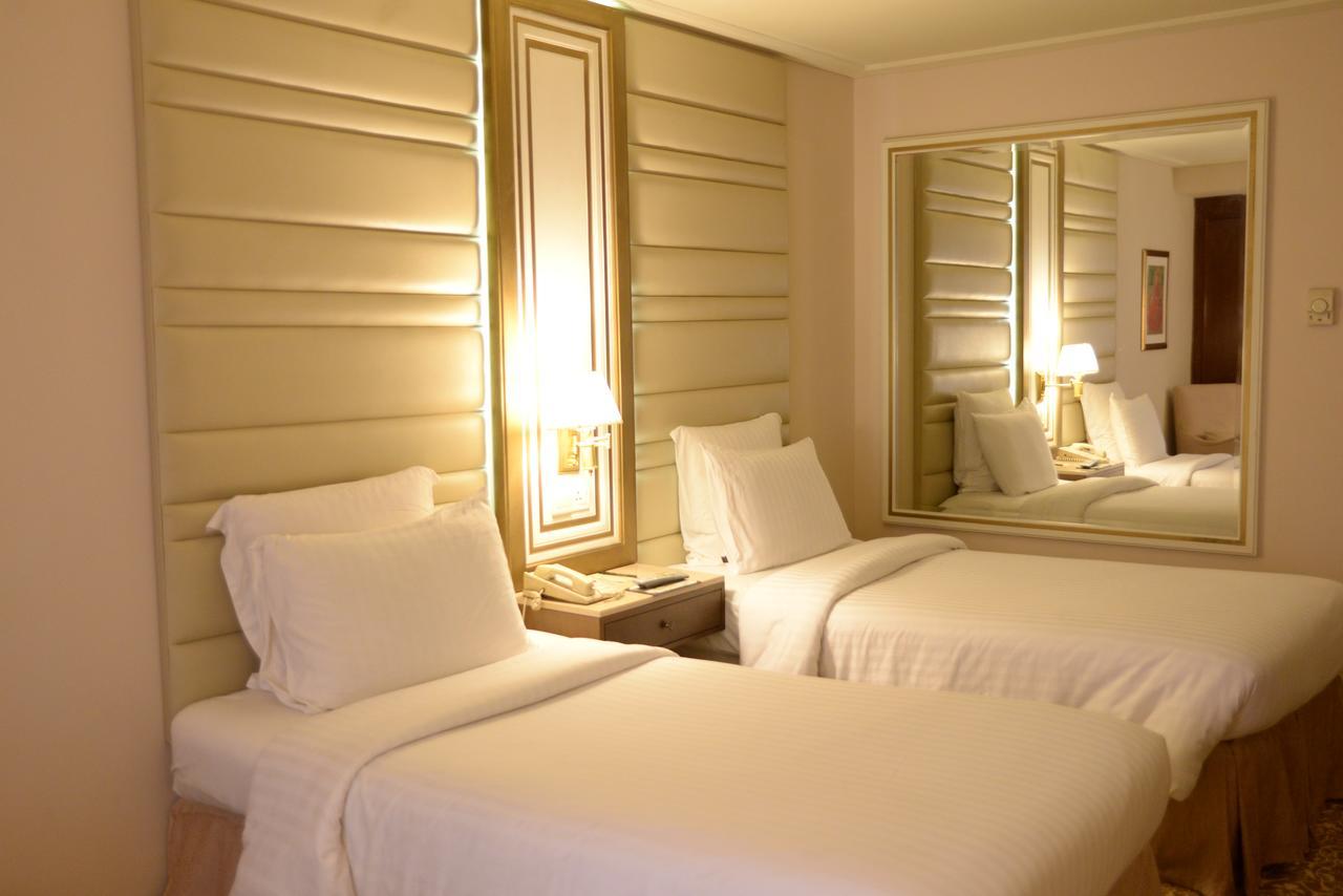 Pearl Continental Hotel, Карачи Экстерьер фото A room at the hotel